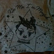 T-shirt: Kiss Me I'm Magick 